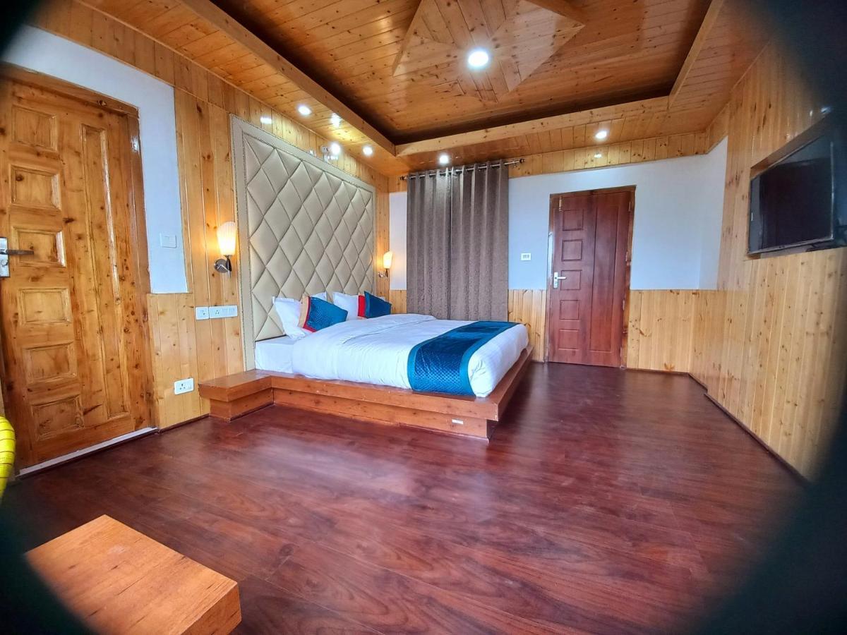 Humble S H I M L A With Lawn And Amazing View Homestay