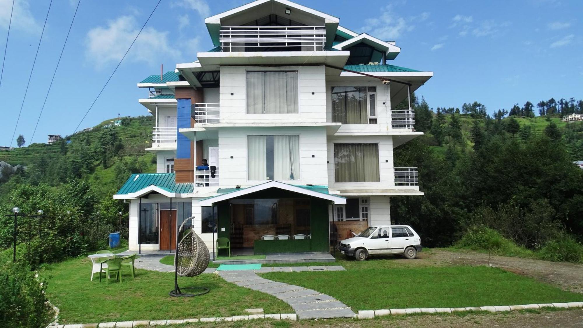 Humble S H I M L A With Lawn And Amazing View *